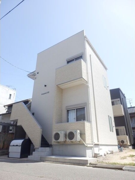 Ampio八田の物件外観写真