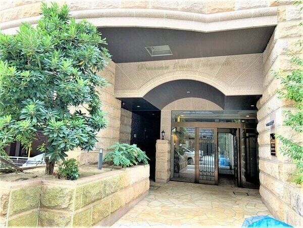 プレサンス泉セレグレードの物件外観写真