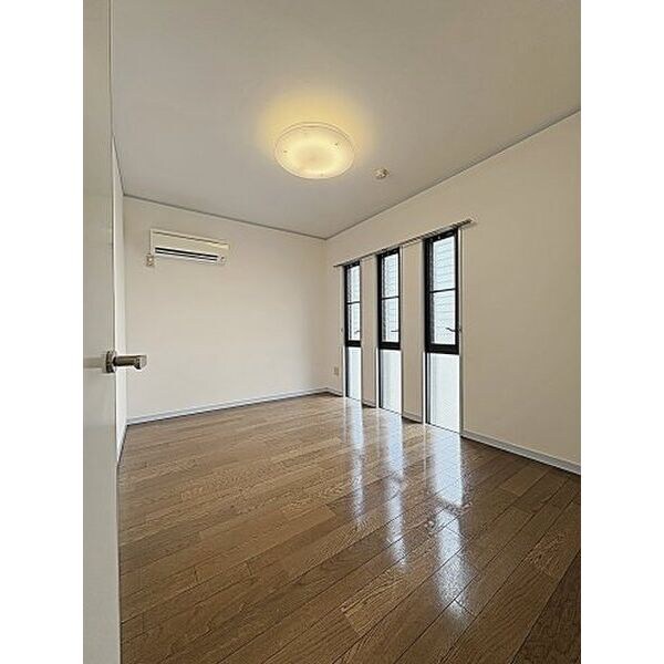 セントラル上社の物件内観写真