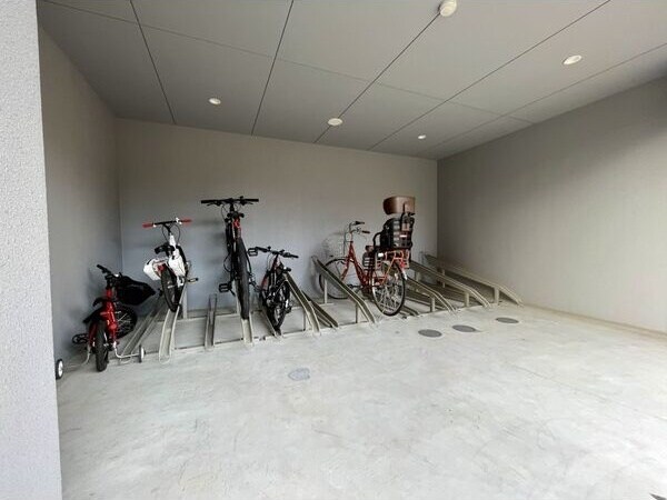 GRANDUKE代官町reversoの物件内観写真