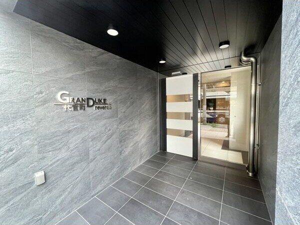 GRANDUKE代官町reversoの物件外観写真
