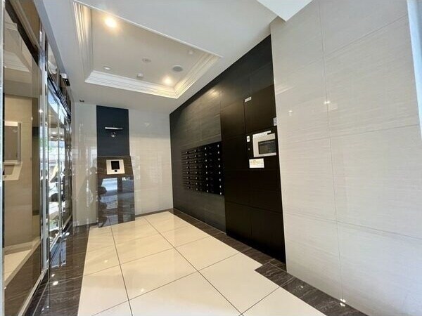 GRANDUKE代官町reversoの物件外観写真