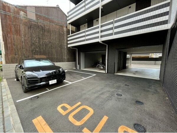 GRANDUKE代官町reversoの物件外観写真