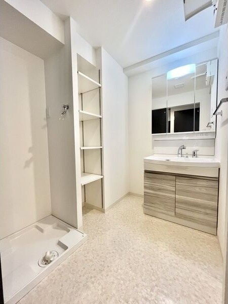 GRANDUKE代官町reversoの物件内観写真