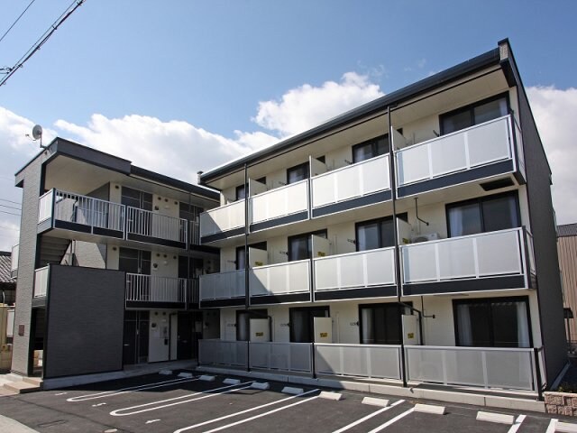 レオパレスなかむらの物件外観写真