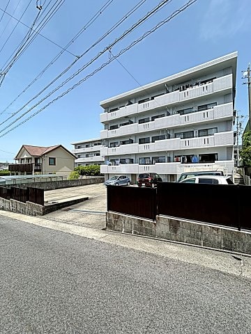 横吹小菅ビルの物件外観写真