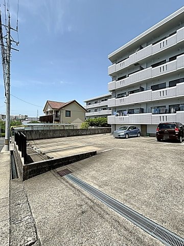 横吹小菅ビルの物件外観写真