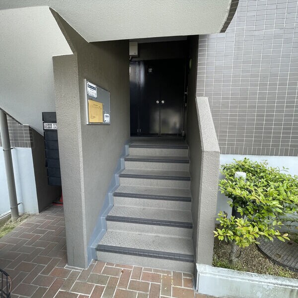 鶴里駅 徒歩3分 2階の物件外観写真