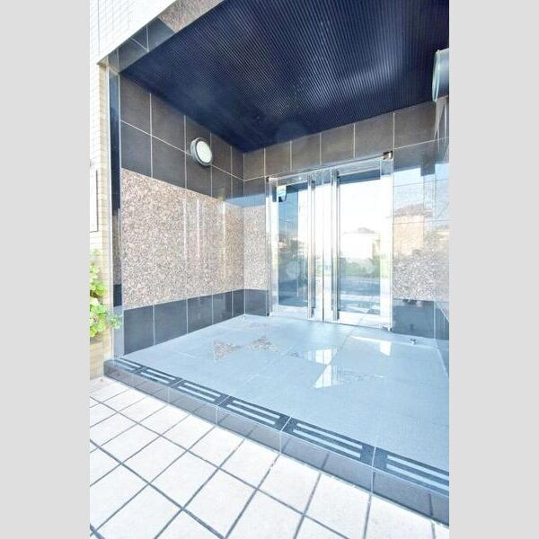 ネスト三吉の物件外観写真