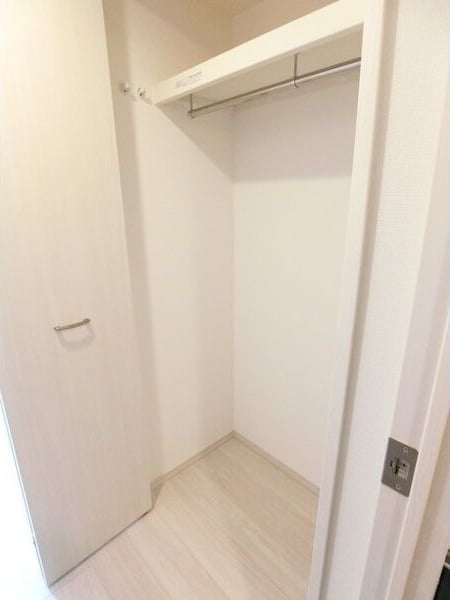 ディアレイシャス泉の物件内観写真