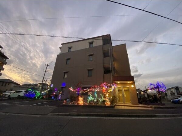 エルーデメイファの物件外観写真