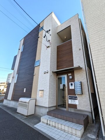 ユグドラシル高畑の物件外観写真