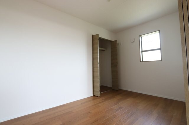 フロンティアの物件内観写真