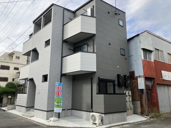 サンレジデンス岩塚の物件外観写真