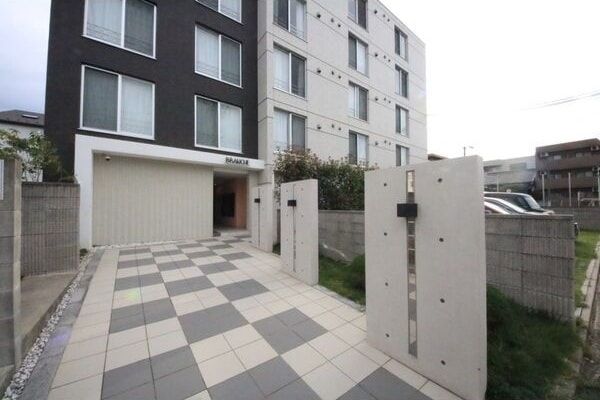 Branche桜山Chambreの物件外観写真