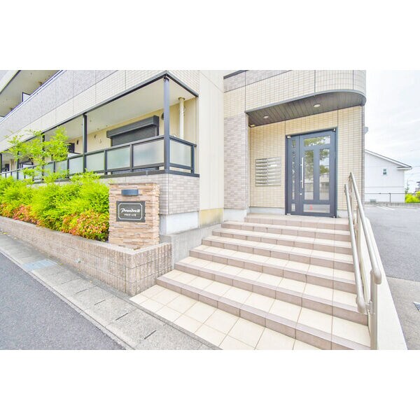 プランドールⅢの物件外観写真