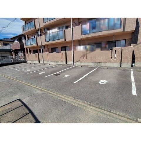 ウエストインの物件外観写真