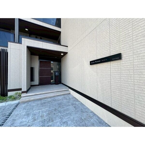 Croix Rousseの物件外観写真