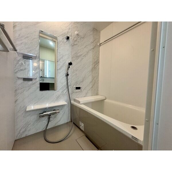 Croix Rousseの物件内観写真