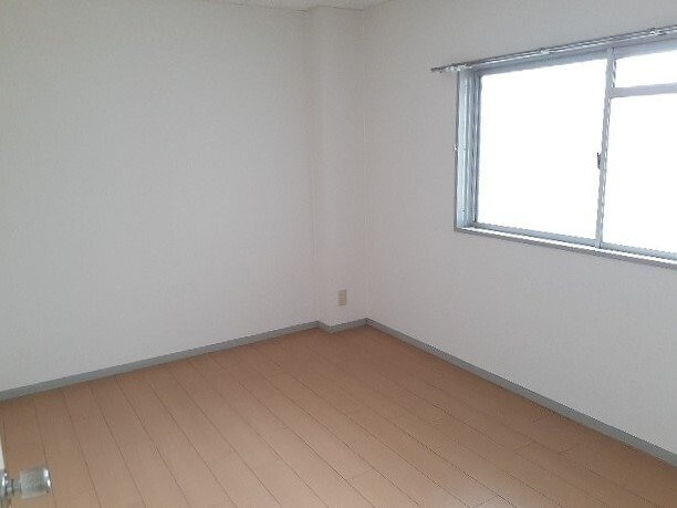 メゾンエクセル日比津の物件内観写真