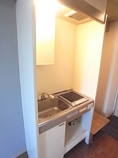 神宮前駅 徒歩3分 3階の物件内観写真