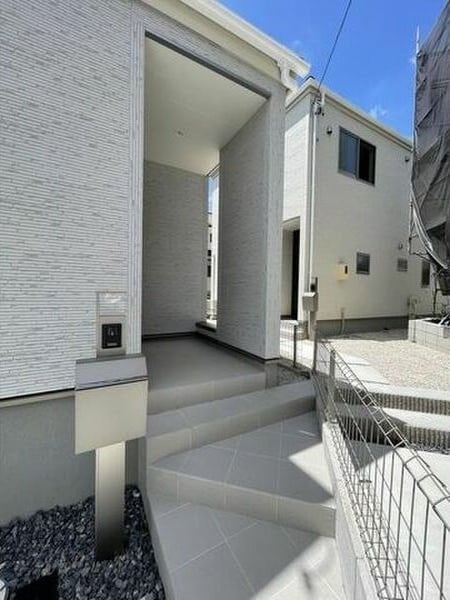 ドマーニ一色新町3号棟の物件外観写真