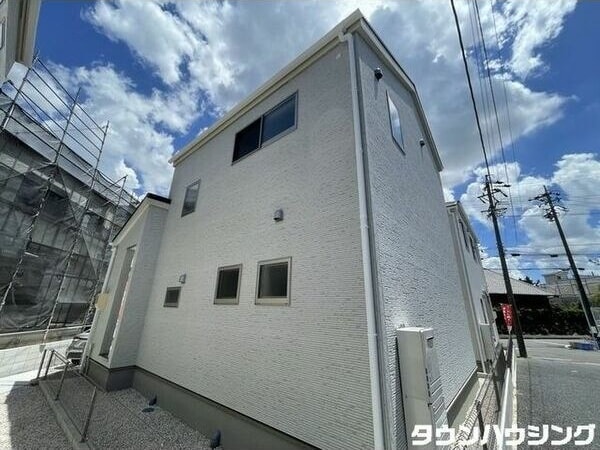 ドマーニ一色新町3号棟の物件外観写真