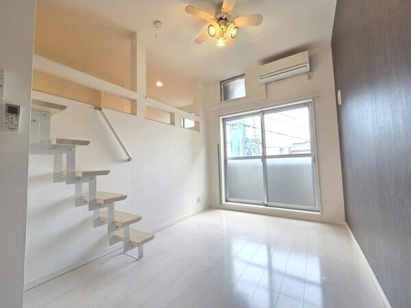 オークラレジデンス栄生の物件内観写真