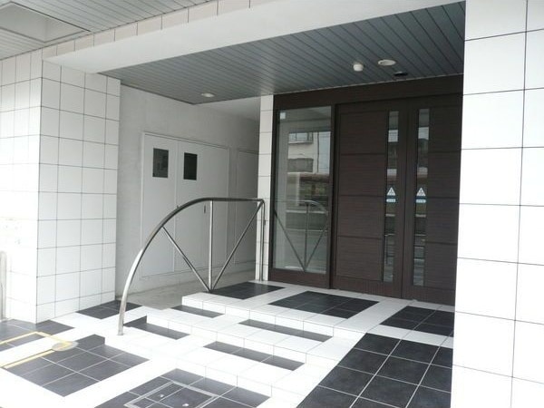 フローライト徳川の物件外観写真