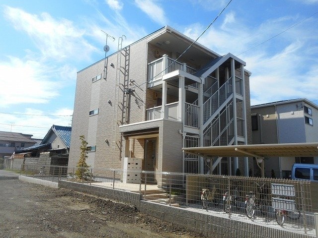 ノアズ　アークの物件外観写真