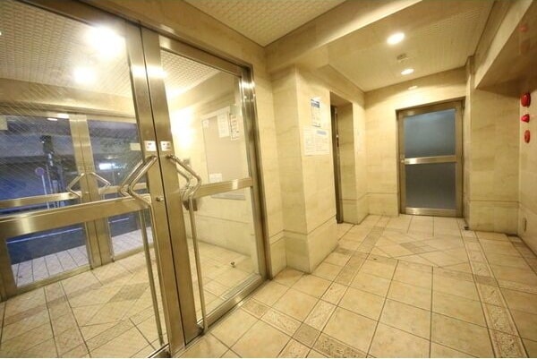 エクセルシオール栄の物件外観写真