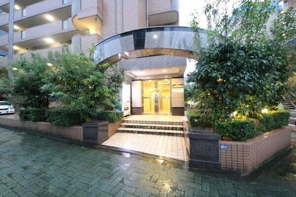 エクセルシオール栄の物件外観写真