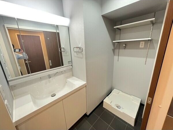 ザ・シンフォニア新栄の物件内観写真