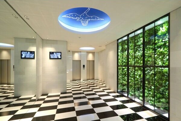 セイワパレス丸の内駅前の物件外観写真