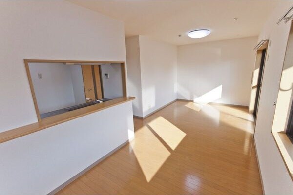 ホリーステージ城山の物件内観写真