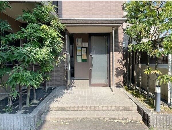 シェソワ駒方の物件外観写真