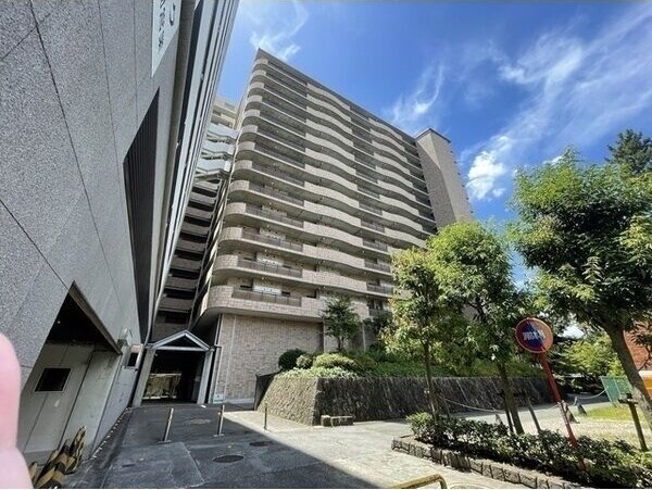 アーバンドエル八事石坂の物件外観写真