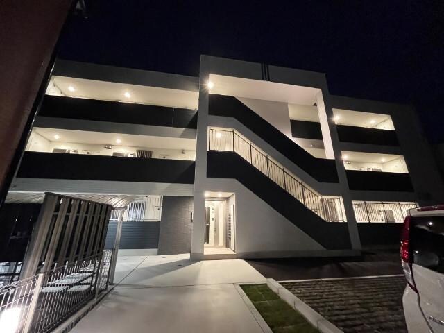 ウエストウイング６の物件外観写真