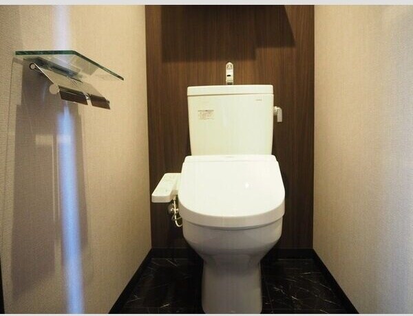 ロイヤルスクエア徳川の物件内観写真