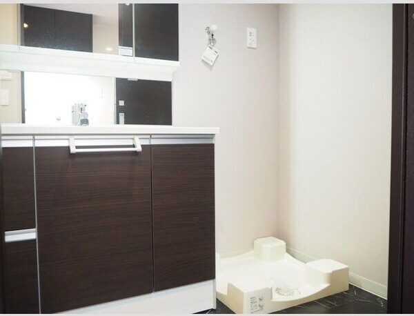 ロイヤルスクエア徳川の物件内観写真