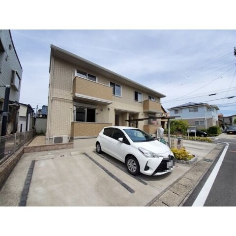 アンジュールの物件外観写真