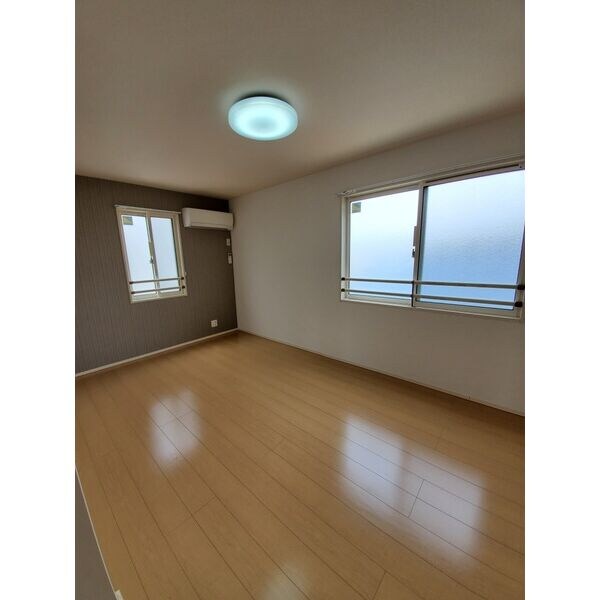 アンジュールの物件内観写真