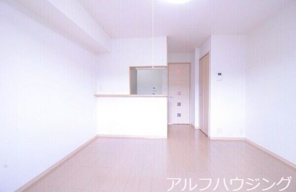 プリムローズⅢの物件内観写真