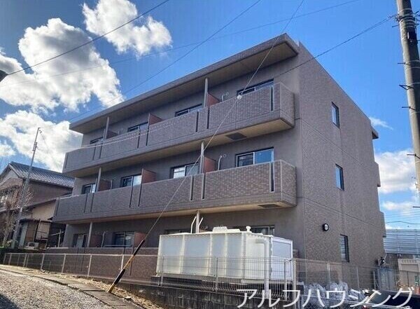 Doux Peupleの物件外観写真