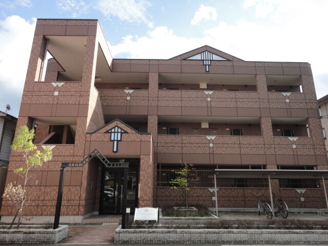 グリーンパレスの物件外観写真