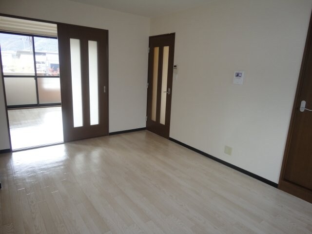 ナオティーフォーの物件内観写真