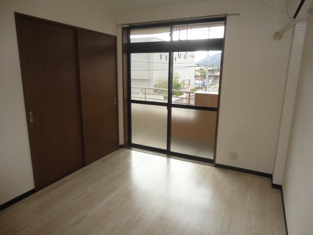 ナオティーフォーの物件内観写真