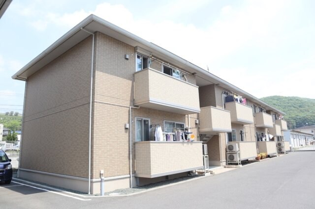 フェリーチェB棟の物件外観写真