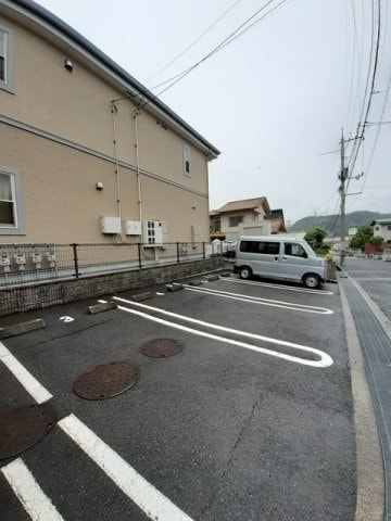 新尾道駅 バス5分  三美園口下車：停歩6分 1階の物件外観写真