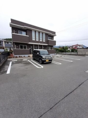 ラフレシールＥの物件外観写真